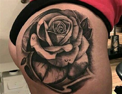 tatuaje de mujer en la nalga|Tattoos en nalga